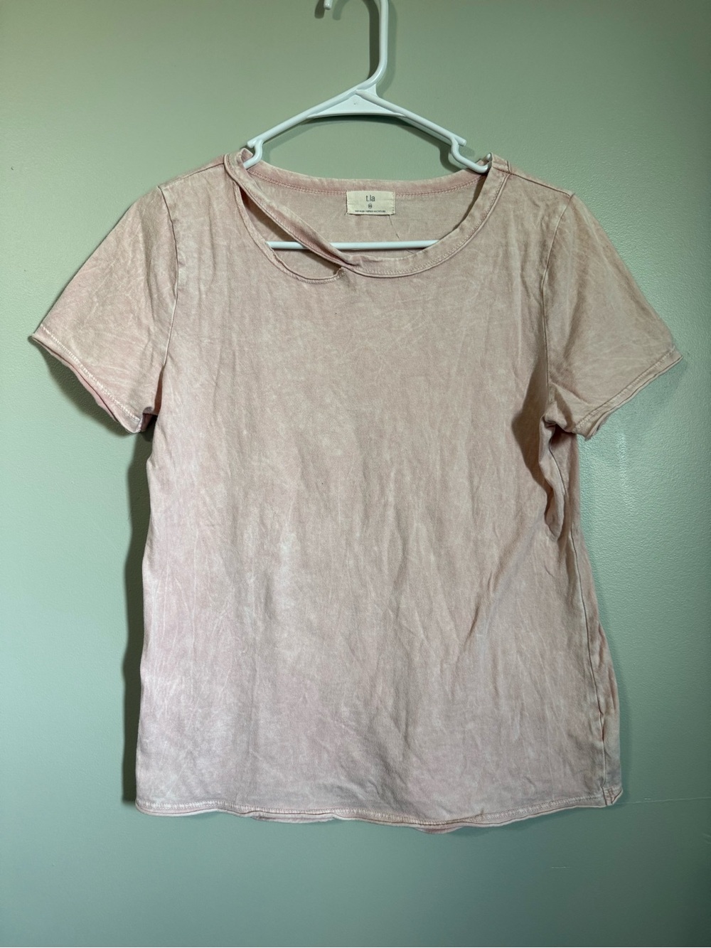 Anthropologie t.la Cutout Neckline Tee Distressed Pink Acid Wash Top Small S